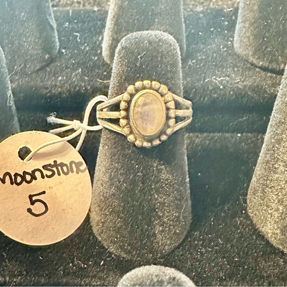 Moonstone ring - Picture 7 of 7